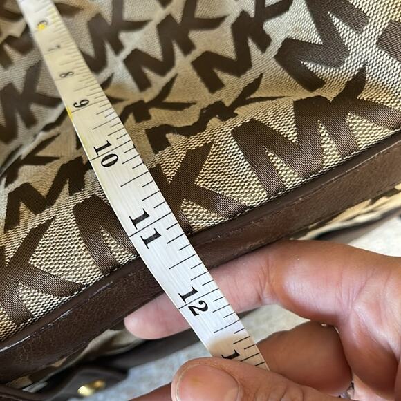 MICHAEL KORS Tan Large Zip Closure Brown Leather Canvas Logo Duffle Style Bag - Picture 8 of 9